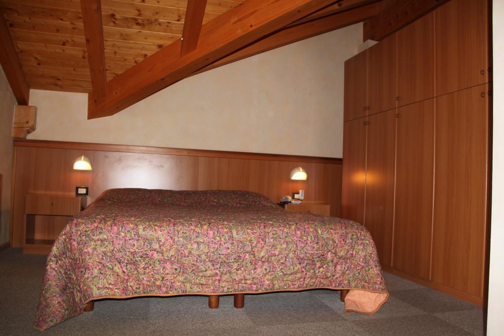 Garni Goccia D'Oro Hotel Cavalese Cameră foto